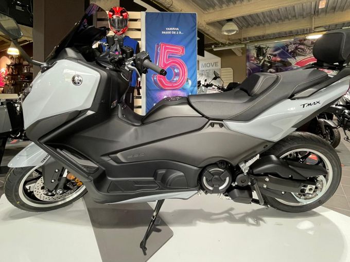 YAMAHA XP T-MAX 560 TECH MAX 4