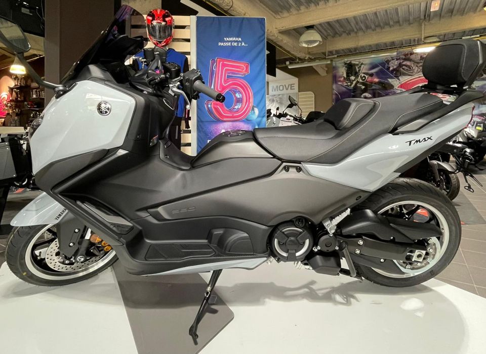 YAMAHA XP T-MAX 560 TECH MAX 4