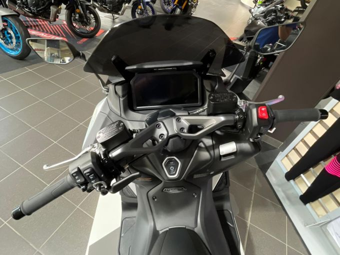 YAMAHA XP T-MAX 560 TECH MAX 4