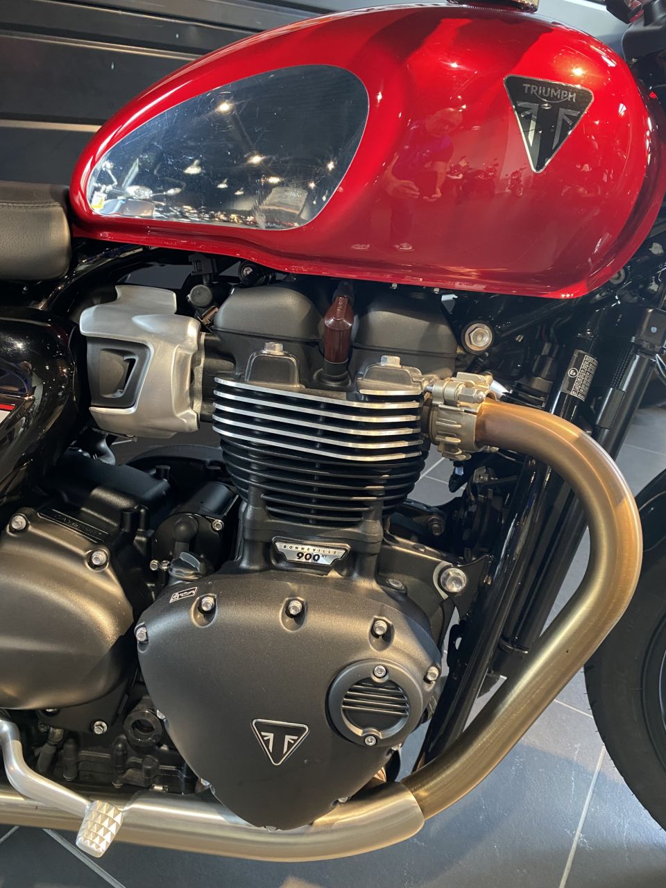 TRIUMPH SPEED TWIN 900 4