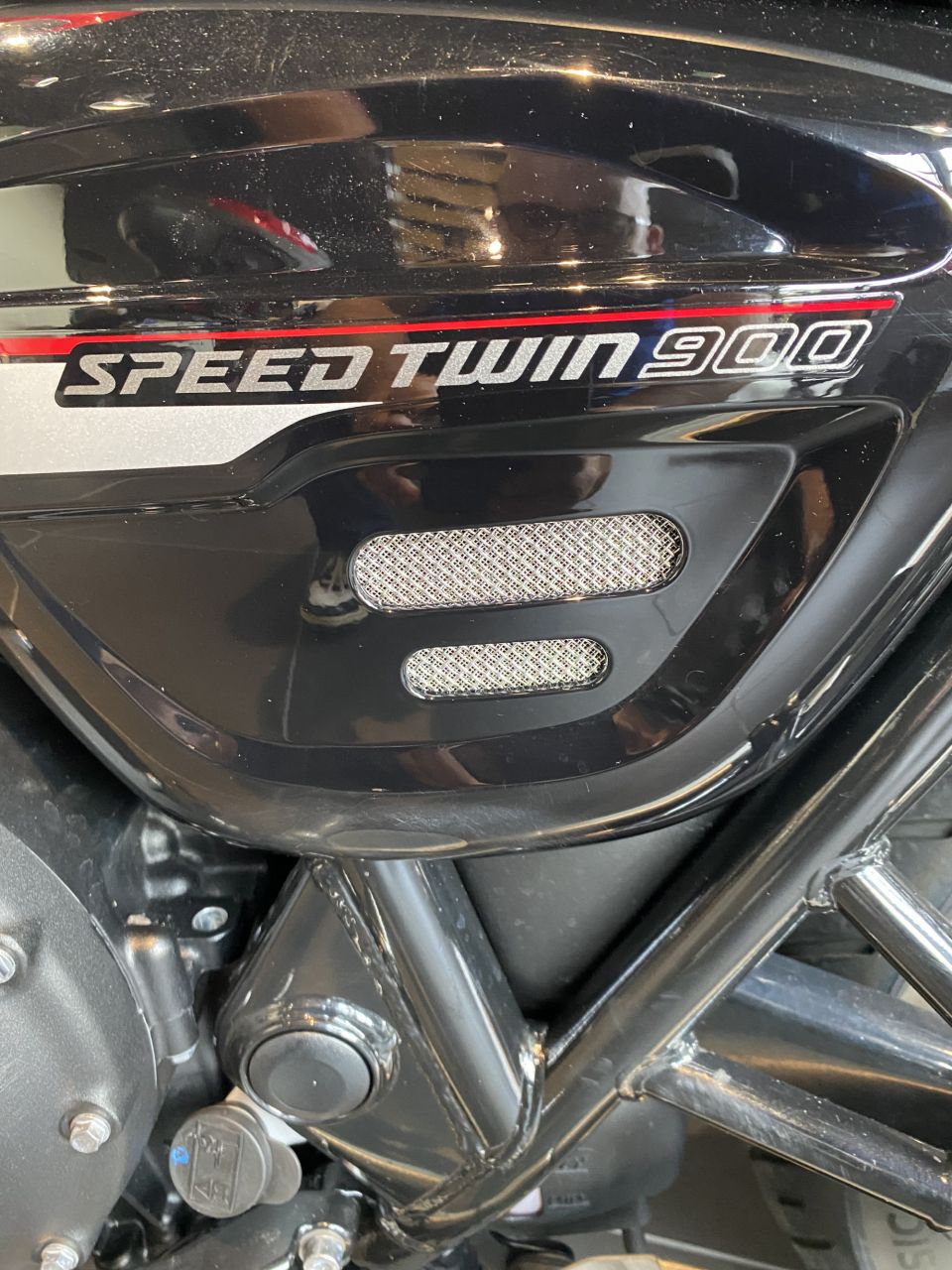 TRIUMPH SPEED TWIN 900 4