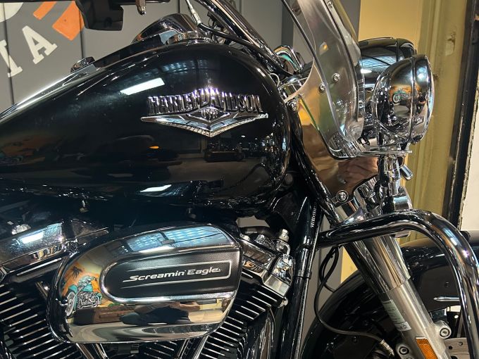 HARLEY-DAVIDSON TOURING ROAD KING 1745 CLASSIC 4