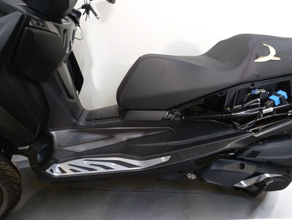 PIAGGIO MP3 400 RST SPORT 4