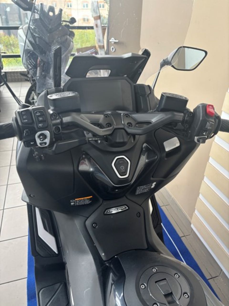 YAMAHA XP T-MAX 560 TECH MAX 4