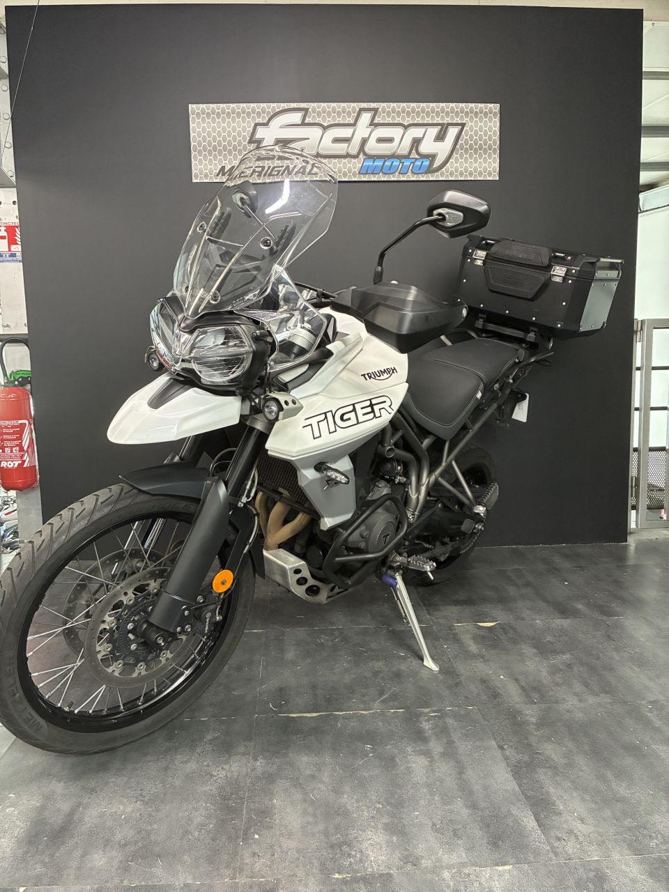 TRIUMPH TIGER 800 XCA 4