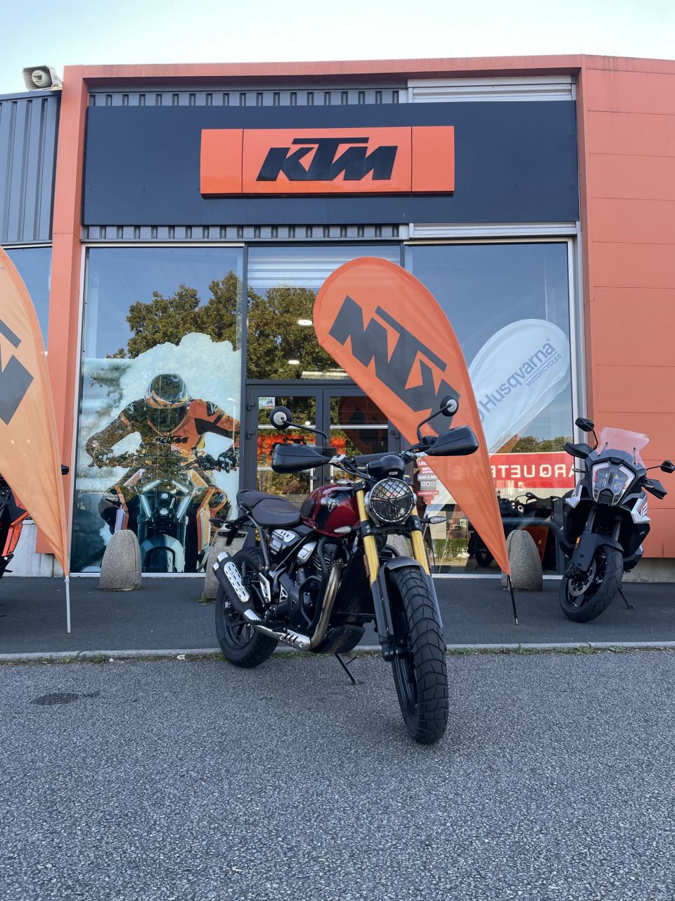 TRIUMPH Scrambler 400 X 4