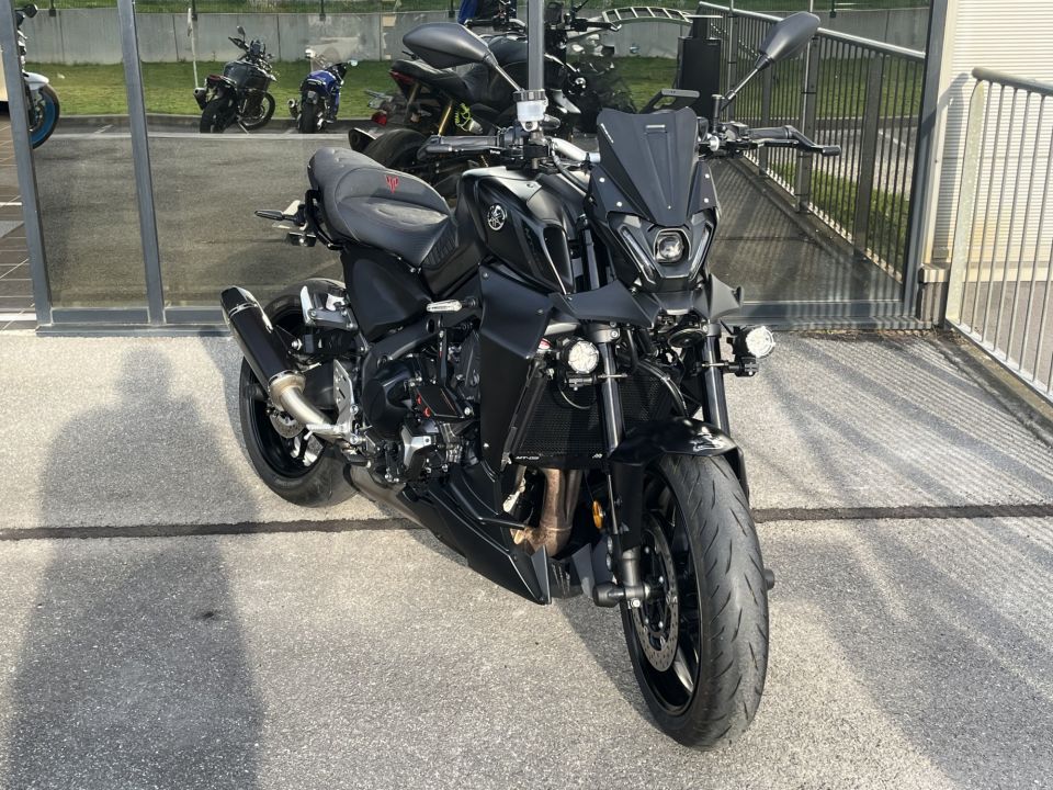YAMAHA MT-09 4