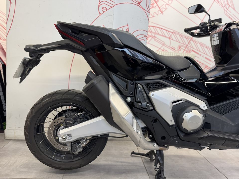 HONDA X-ADV 4