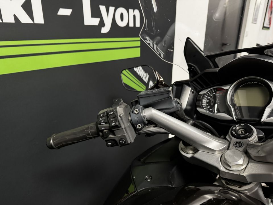 YAMAHA FJR 1300 ABS 4