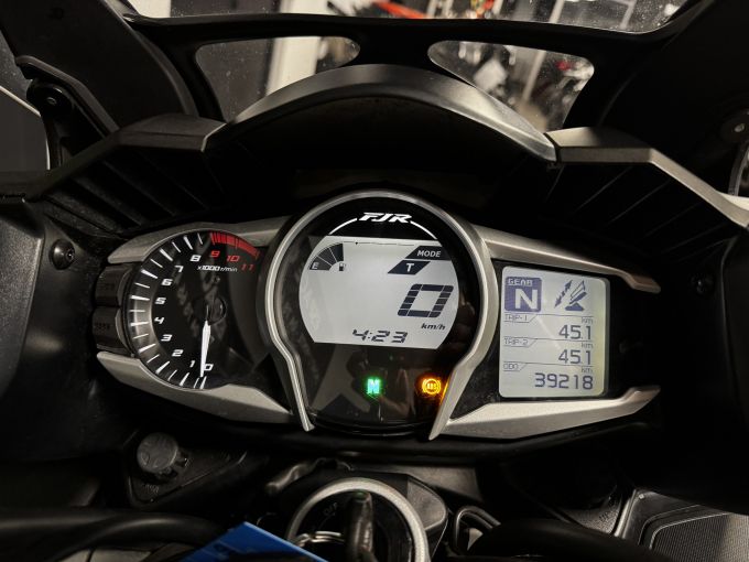 YAMAHA FJR 1300 ABS 4