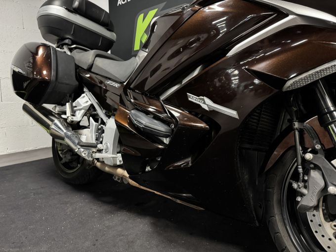 YAMAHA FJR 1300 ABS 4