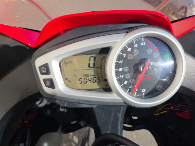 TRIUMPH TIGER 1050 SPORT 4