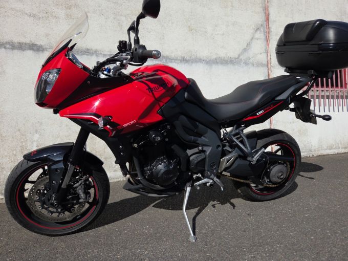 TRIUMPH TIGER 1050 SPORT 4