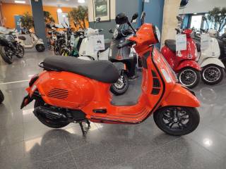 VESPA GTS SUPER SPORT - 2023
