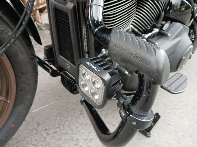 HARLEY-DAVIDSON SOFTAIL LOW RIDER 1868 S 4