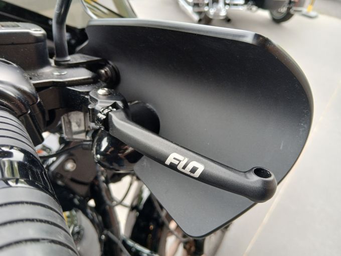HARLEY-DAVIDSON SOFTAIL LOW RIDER 1868 S 4