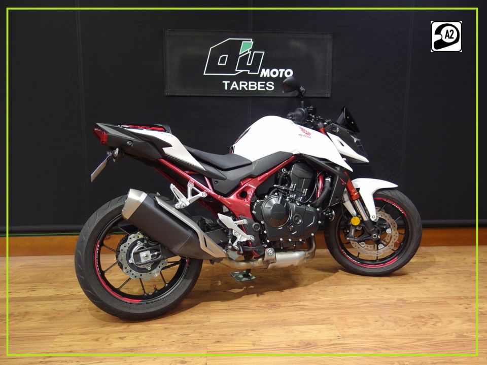 HONDA CB 750 HORNET 4