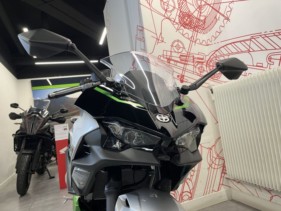 KAWASAKI Ninja 7 Hybrid 4