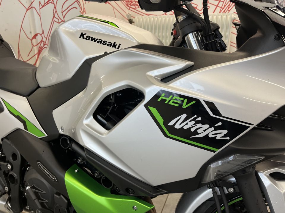 KAWASAKI Ninja 7 Hybrid 4