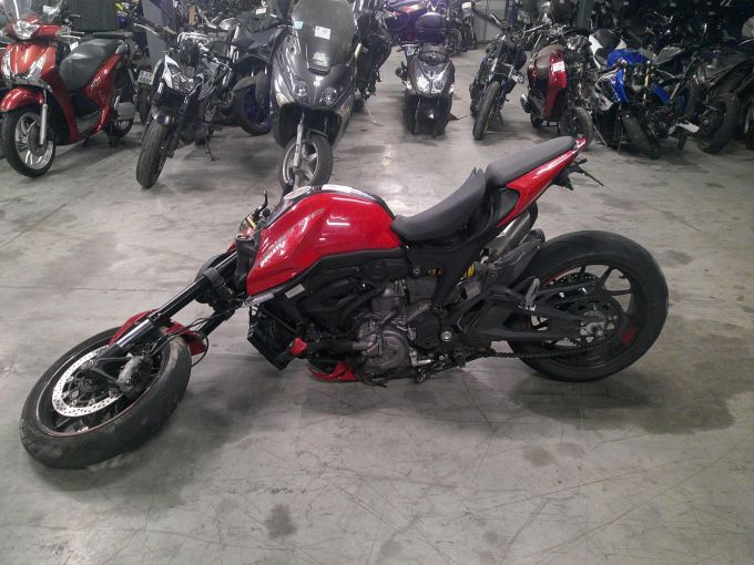 DUCATI MONSTER S 900 4