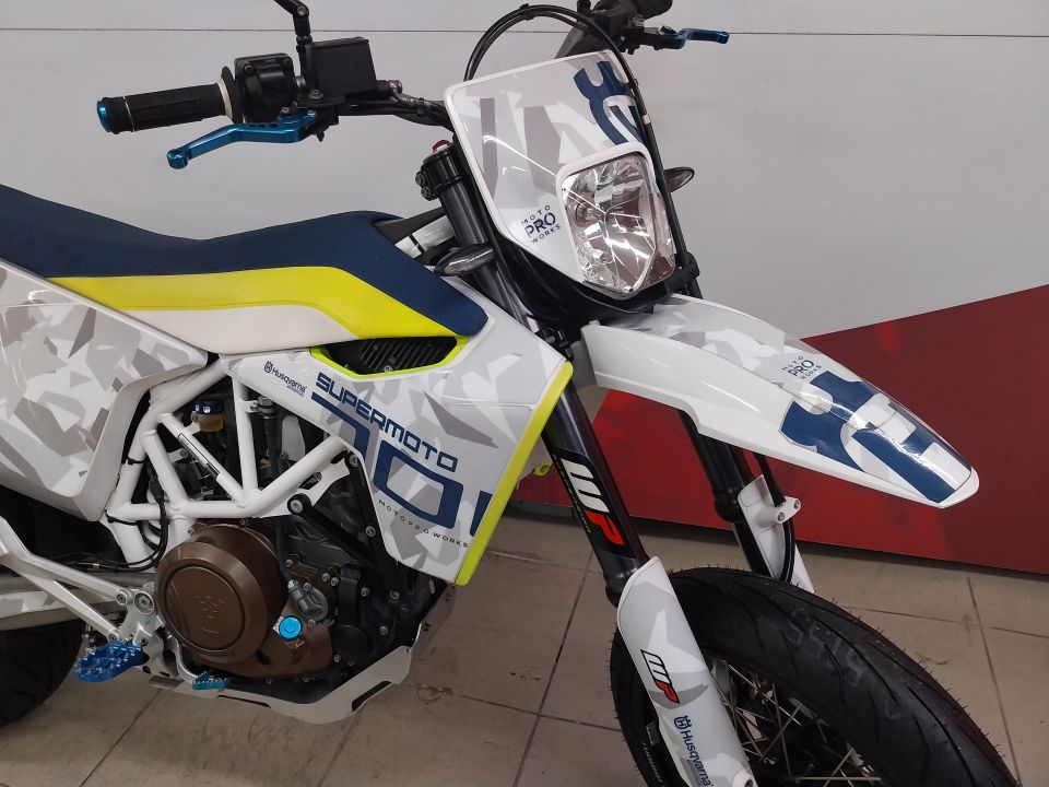 HUSQVARNA SUPERMOTO 4