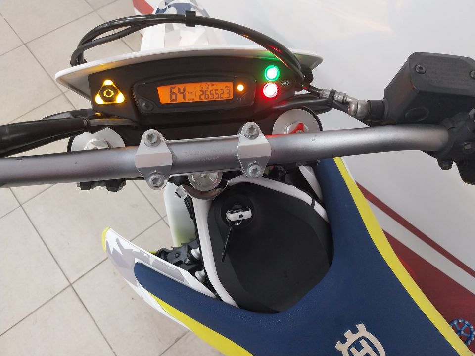 HUSQVARNA SUPERMOTO 4