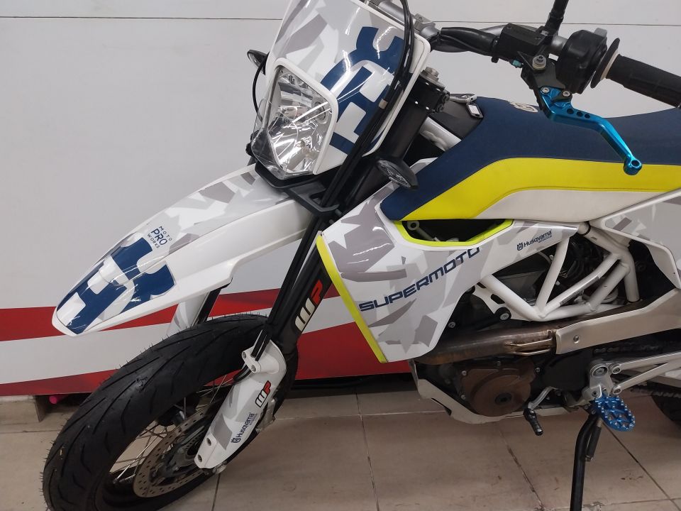 HUSQVARNA SUPERMOTO 4