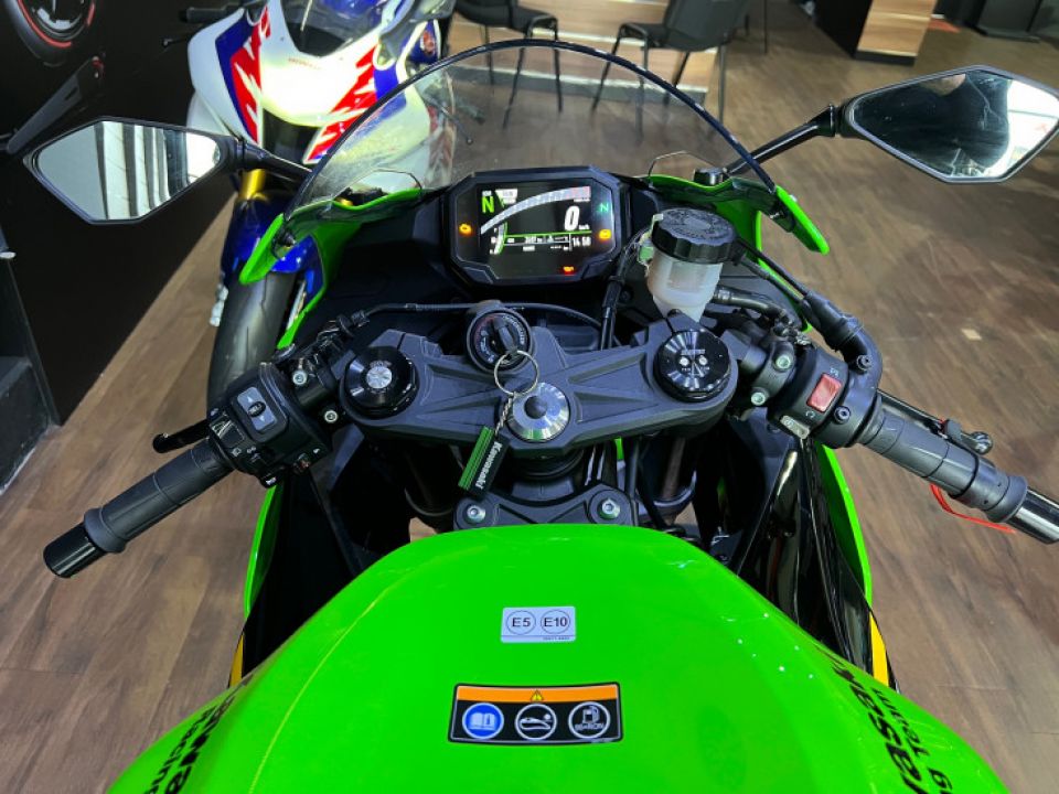 KAWASAKI ZX-6R 636 4