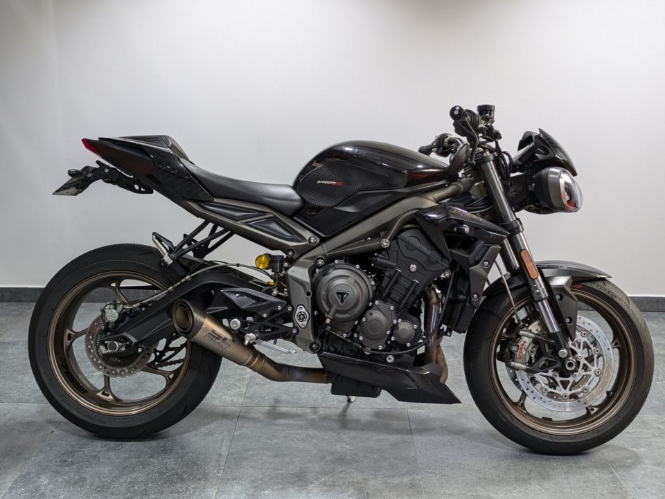 TRIUMPH STREET TRIPLE 765 RS 4