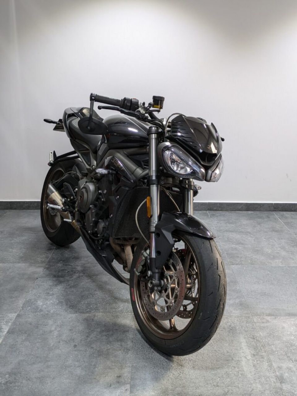 TRIUMPH STREET TRIPLE 765 RS 4