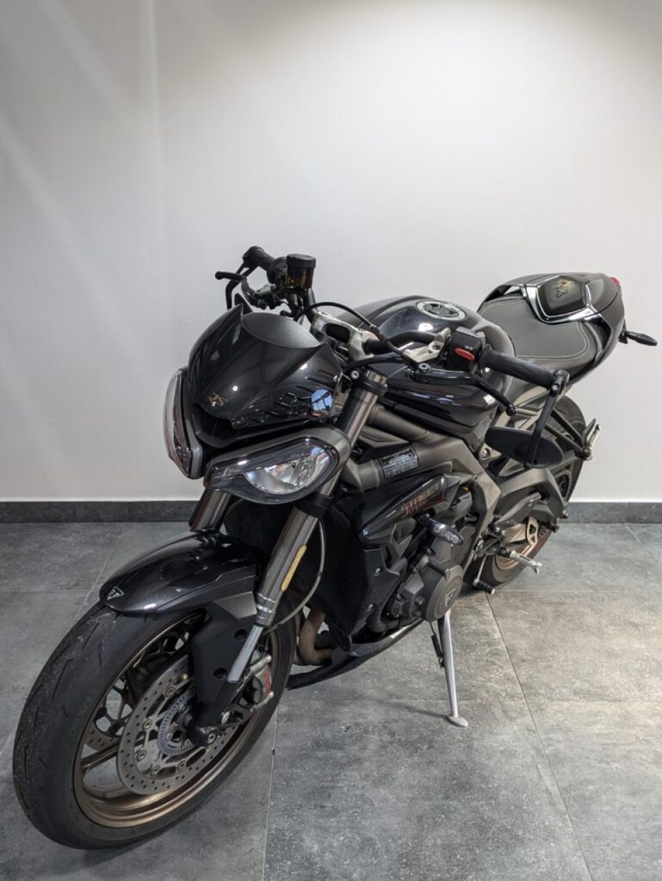 TRIUMPH STREET TRIPLE 765 RS 4