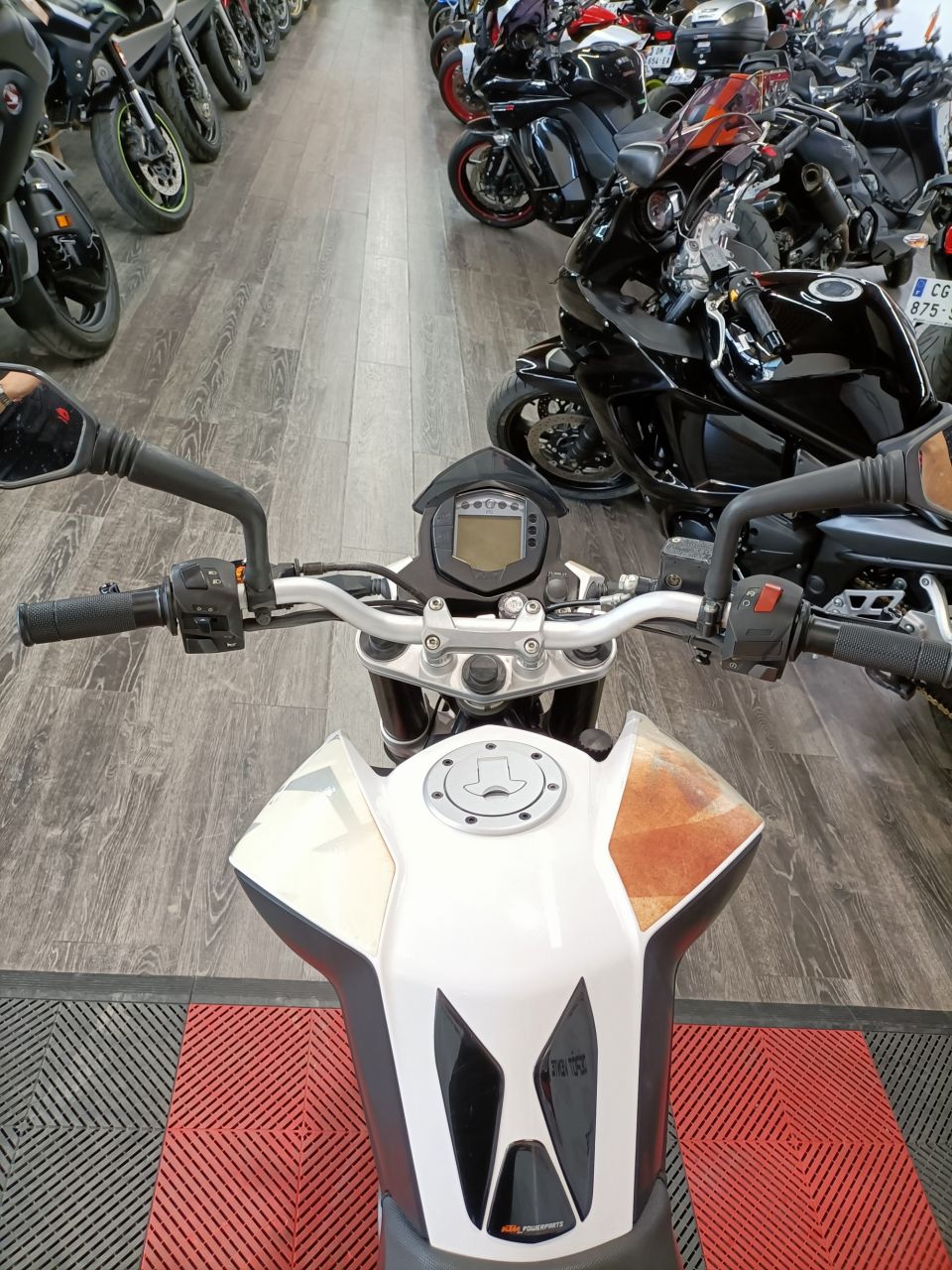 KTM 125 DUKE 4