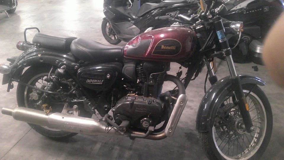 BENELLI IMPERIAL 400 4