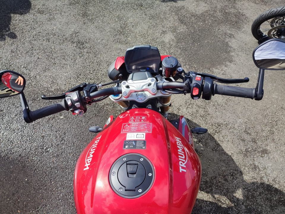 TRIUMPH SPEED TRIPLE 1200 RS 4