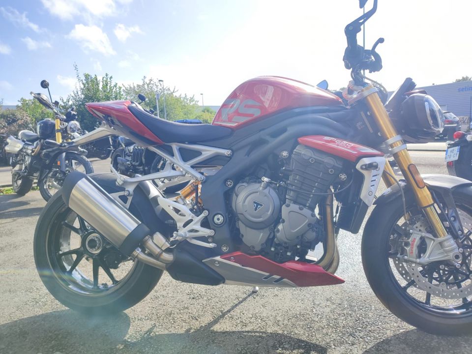 TRIUMPH SPEED TRIPLE 1200 RS 4