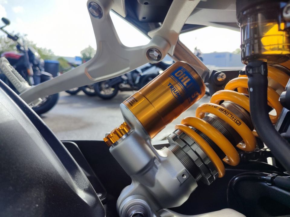 TRIUMPH SPEED TRIPLE 1200 RS 4