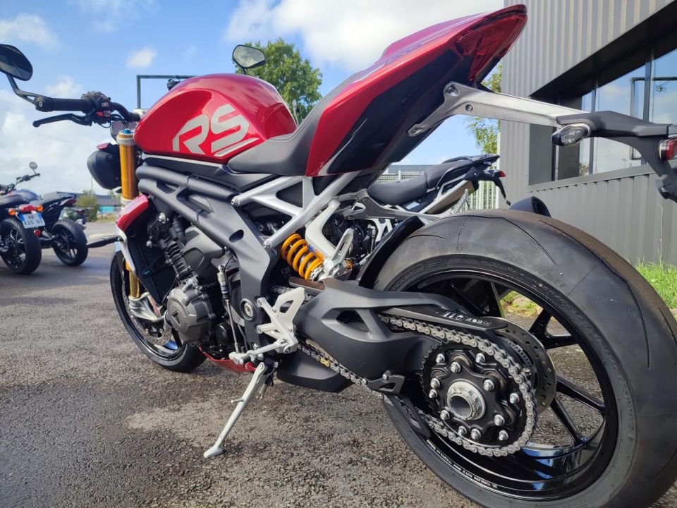 TRIUMPH SPEED TRIPLE 1200 RS 4