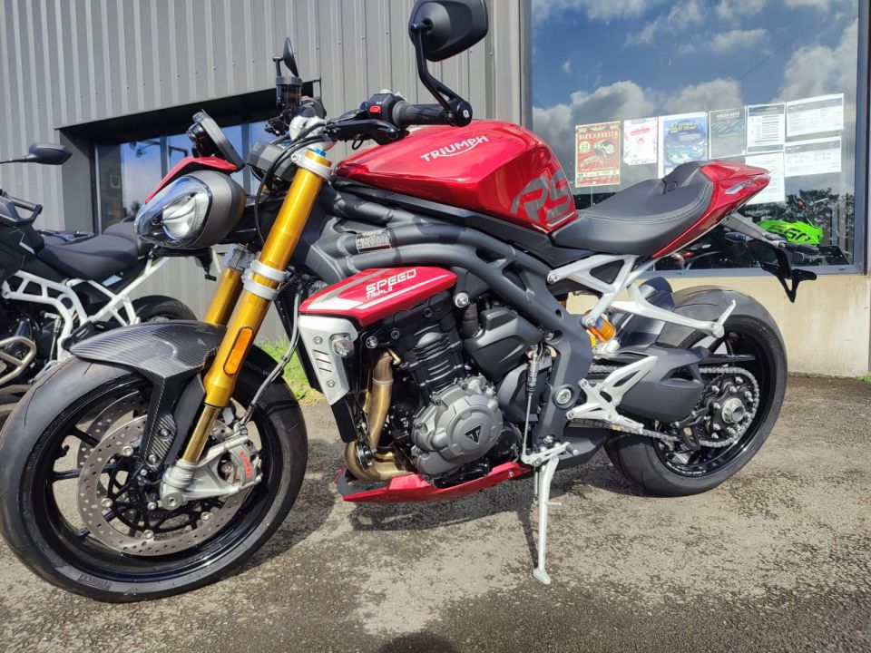 TRIUMPH SPEED TRIPLE 1200 RS 4