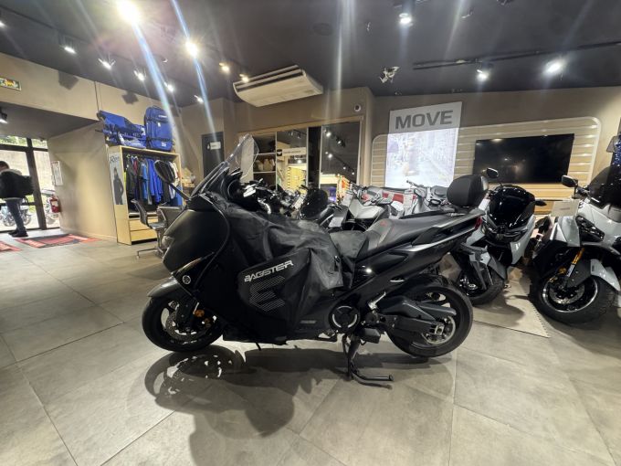 YAMAHA XP T-MAX 560 TECH MAX 4