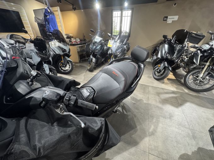 YAMAHA XP T-MAX 560 TECH MAX 4