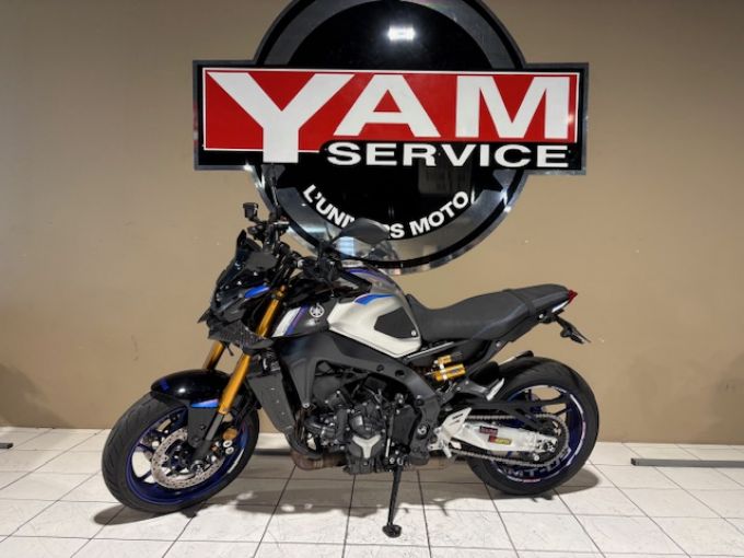 YAMAHA MT-09 SP 4