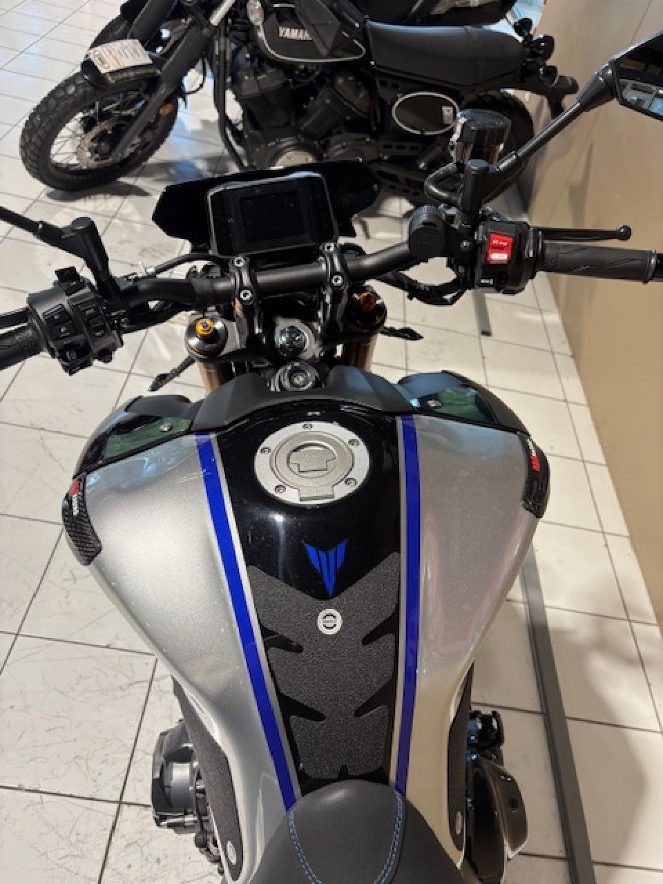 YAMAHA MT-09 SP 4
