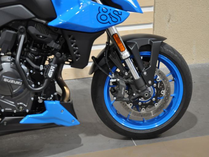 SUZUKI GSX-8S 4