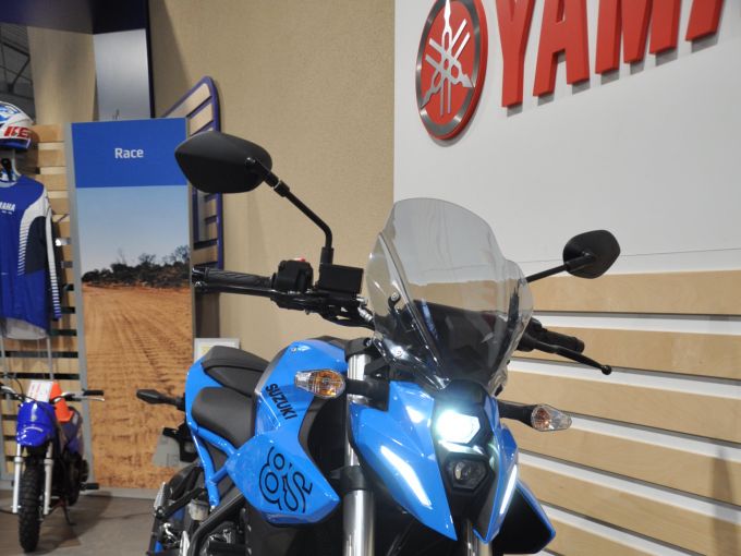 SUZUKI GSX-8S 4