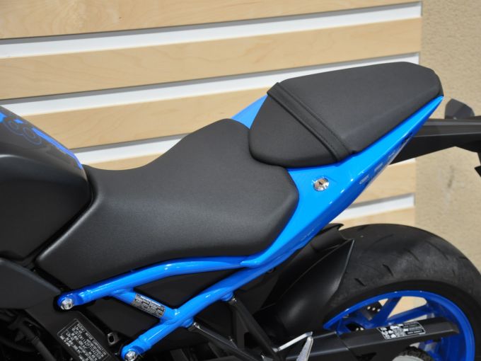 SUZUKI GSX-8S 4