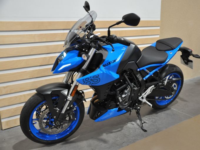 SUZUKI GSX-8S 4