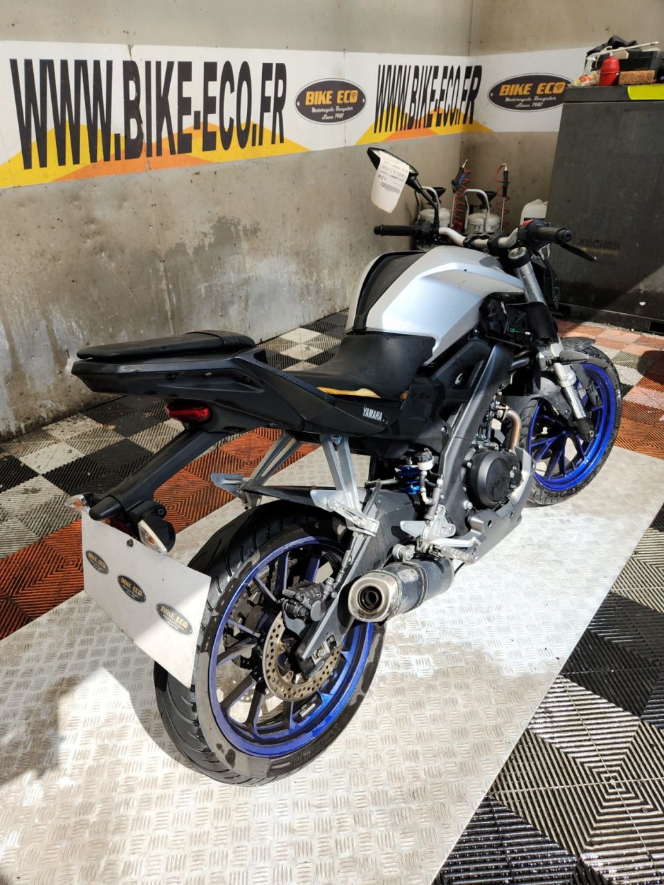 YAMAHA MT-125 4