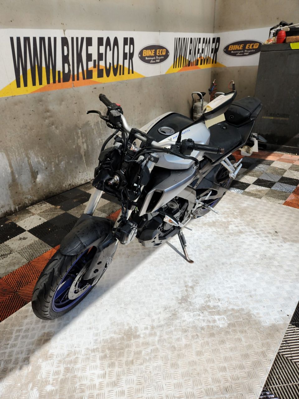 YAMAHA MT-125 4