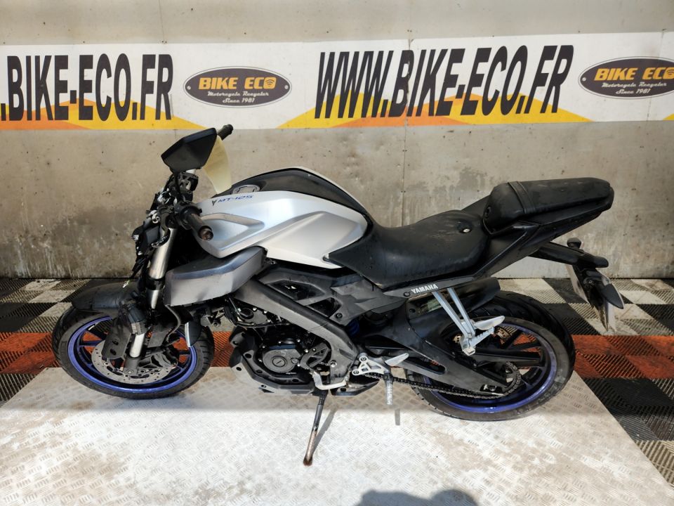 YAMAHA MT-125 4