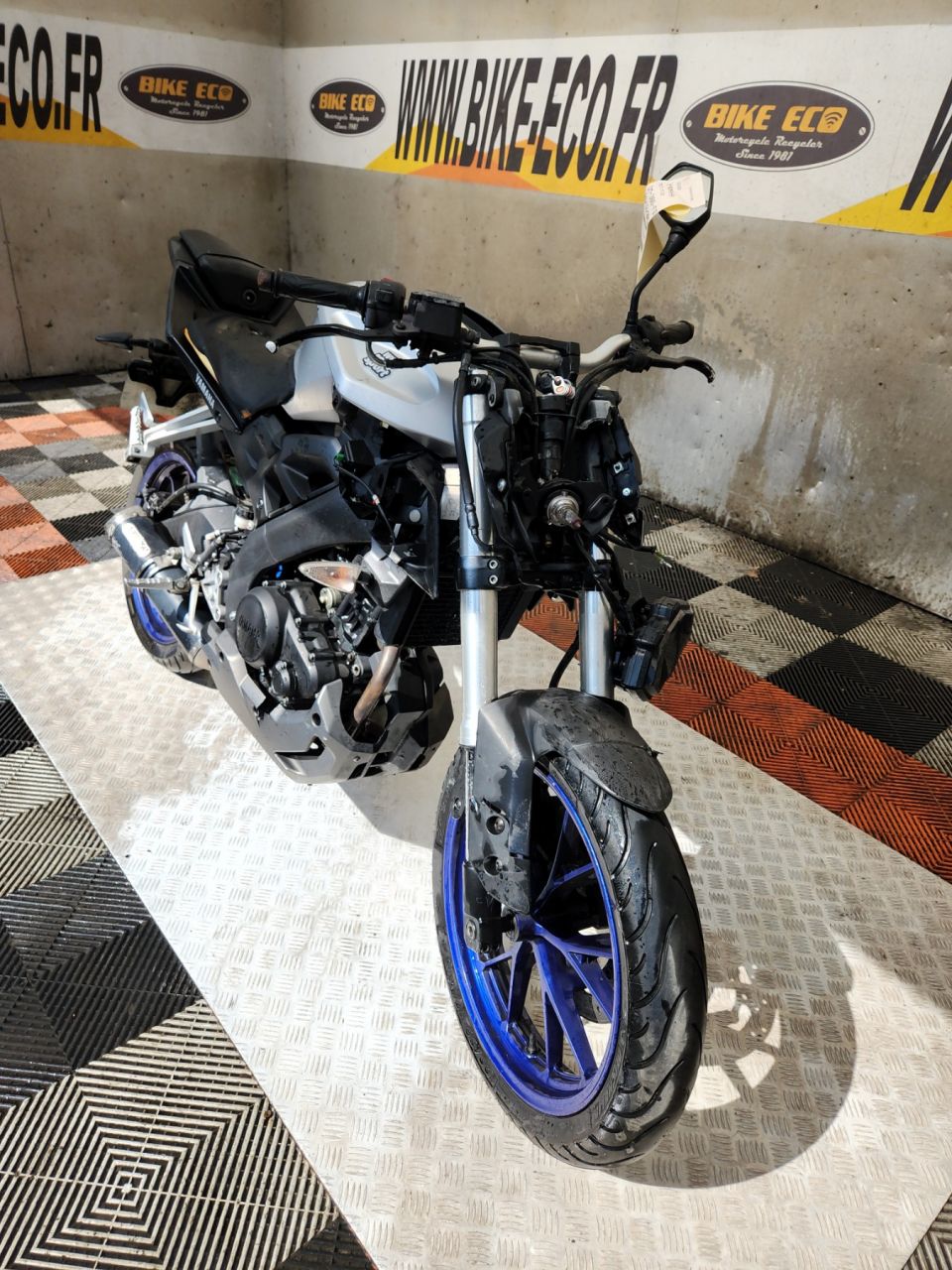 YAMAHA MT-125 4